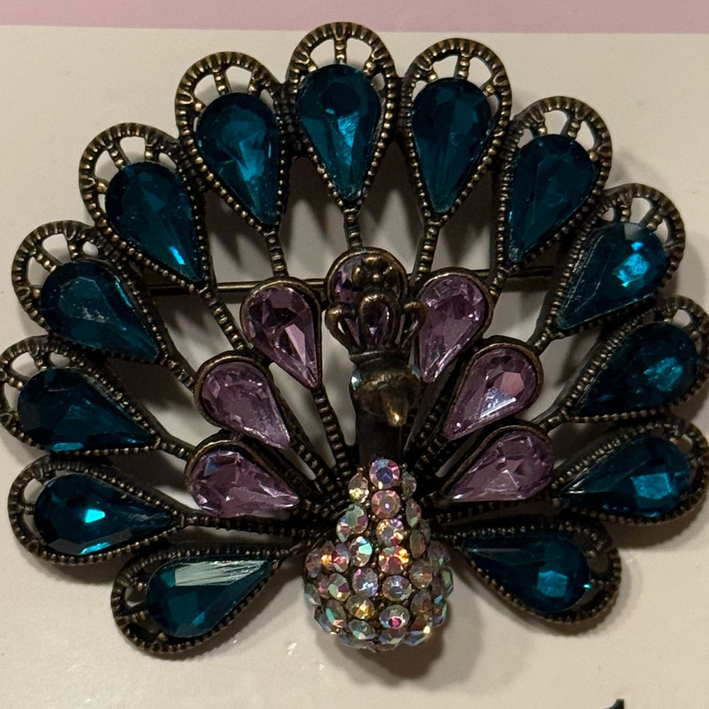 NWT Elegant Colorful Bling Peacock Brooch
